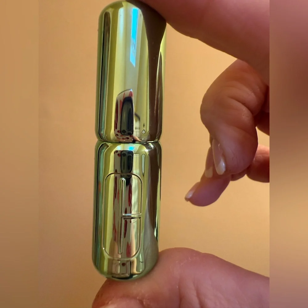 Clinique Luxurious Lipstick Love Pop Clinique
